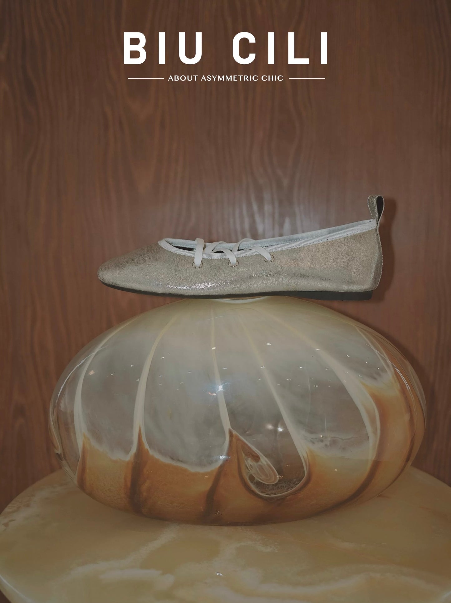 Two-Way Ballet Flats with Detachable Laces
