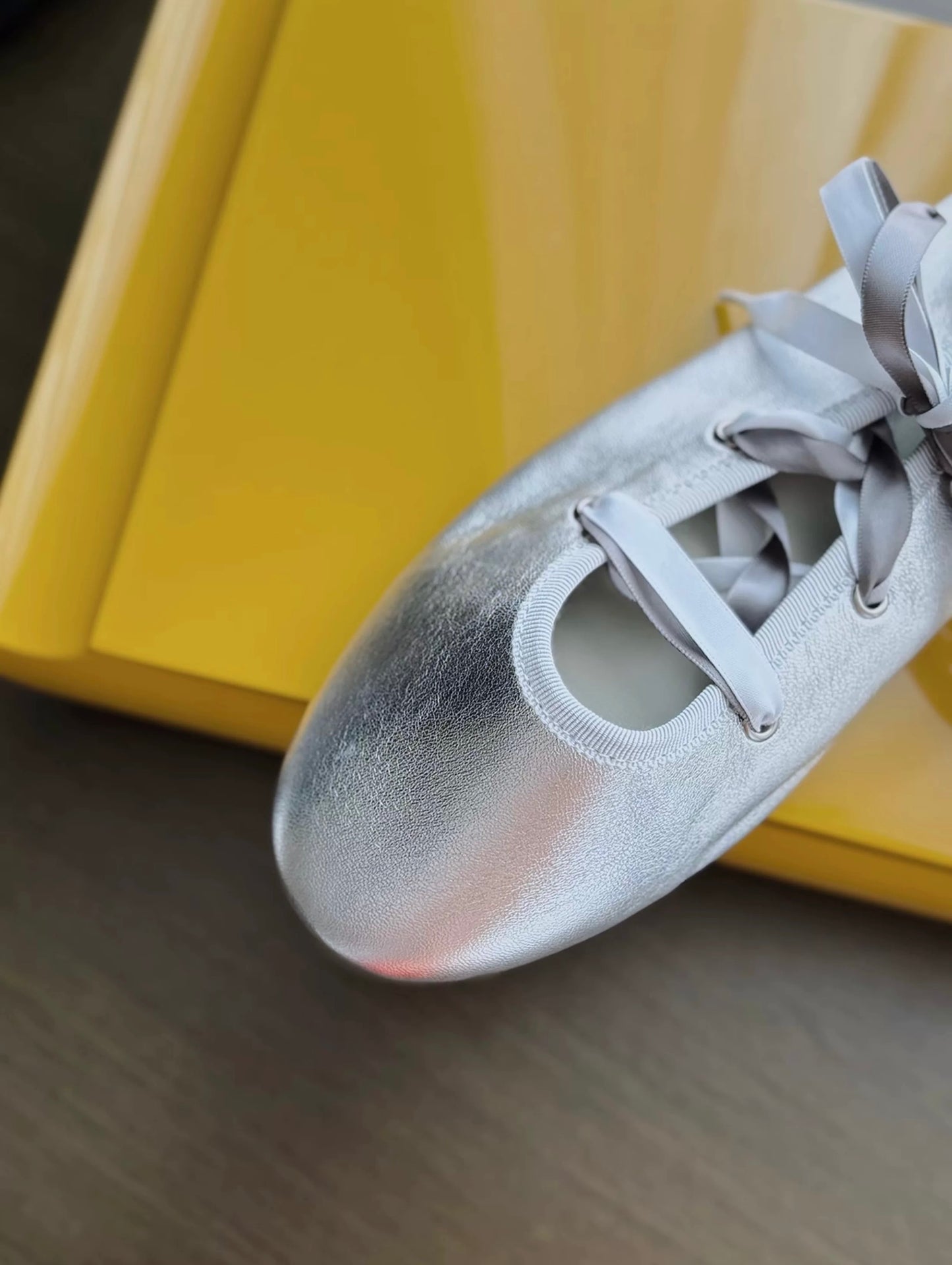 Two-Way Ballet Flats with Detachable Laces