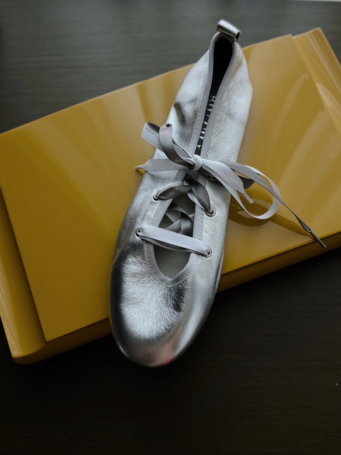 Two-Way Ballet Flats with Detachable Laces