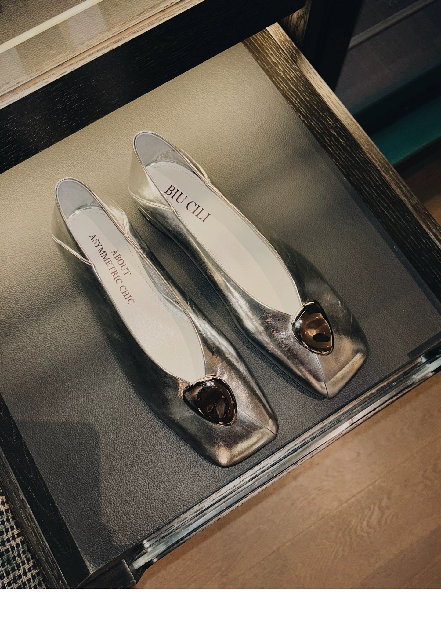 Slow Time Minimalist Two-Way Square Toe Leather Flats in Black or Silver