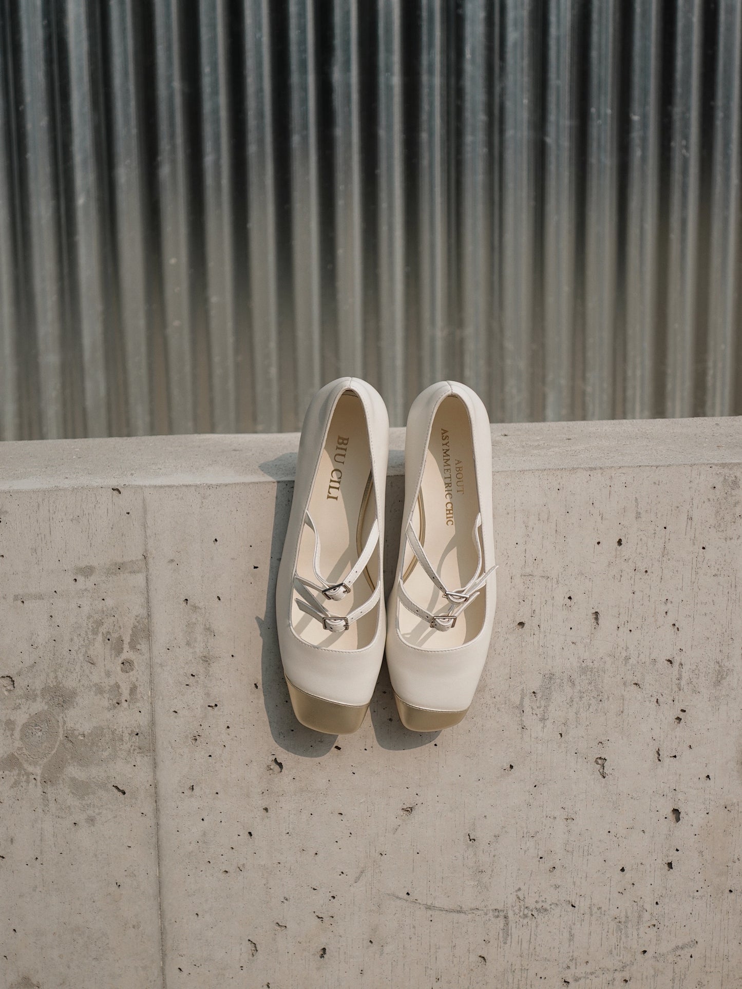 "Golden Era" Women's Asymmetric Square Toe Mary Janes