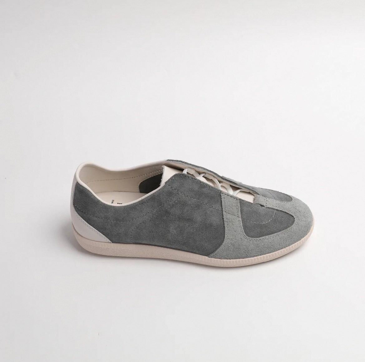 Unisex Slip-On Sneaker – Minimalist Retro Leather Trainer