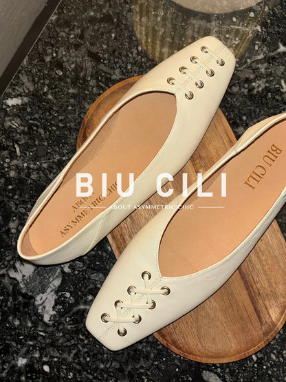 Minimalist Style Two-Way Square-Toe Leather Flat Shoes with Asymmetric Woven Details