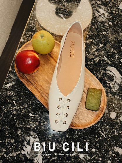 Minimalist Style Two-Way Square-Toe Leather Flat Shoes with Asymmetric Woven Details