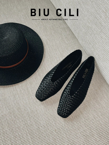 Minimalist Style Hand-Woven Square-Toe Leather Flat Shoes in Black Leather