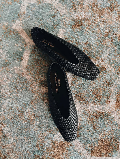 Minimalist Style Hand-Woven Square-Toe Leather Flat Shoes in Black Leather