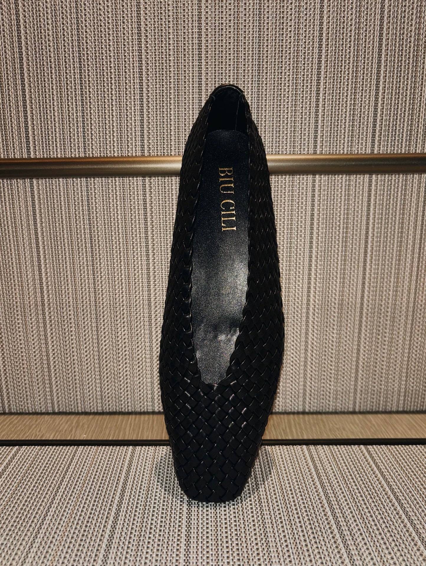 Minimalist Style Hand-Woven Square-Toe Leather Flat Shoes in Black Leather