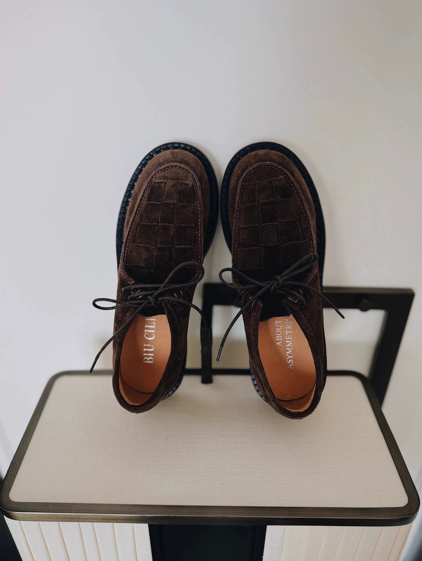 Women's Suede Derby Shoes with Hand-Women Details