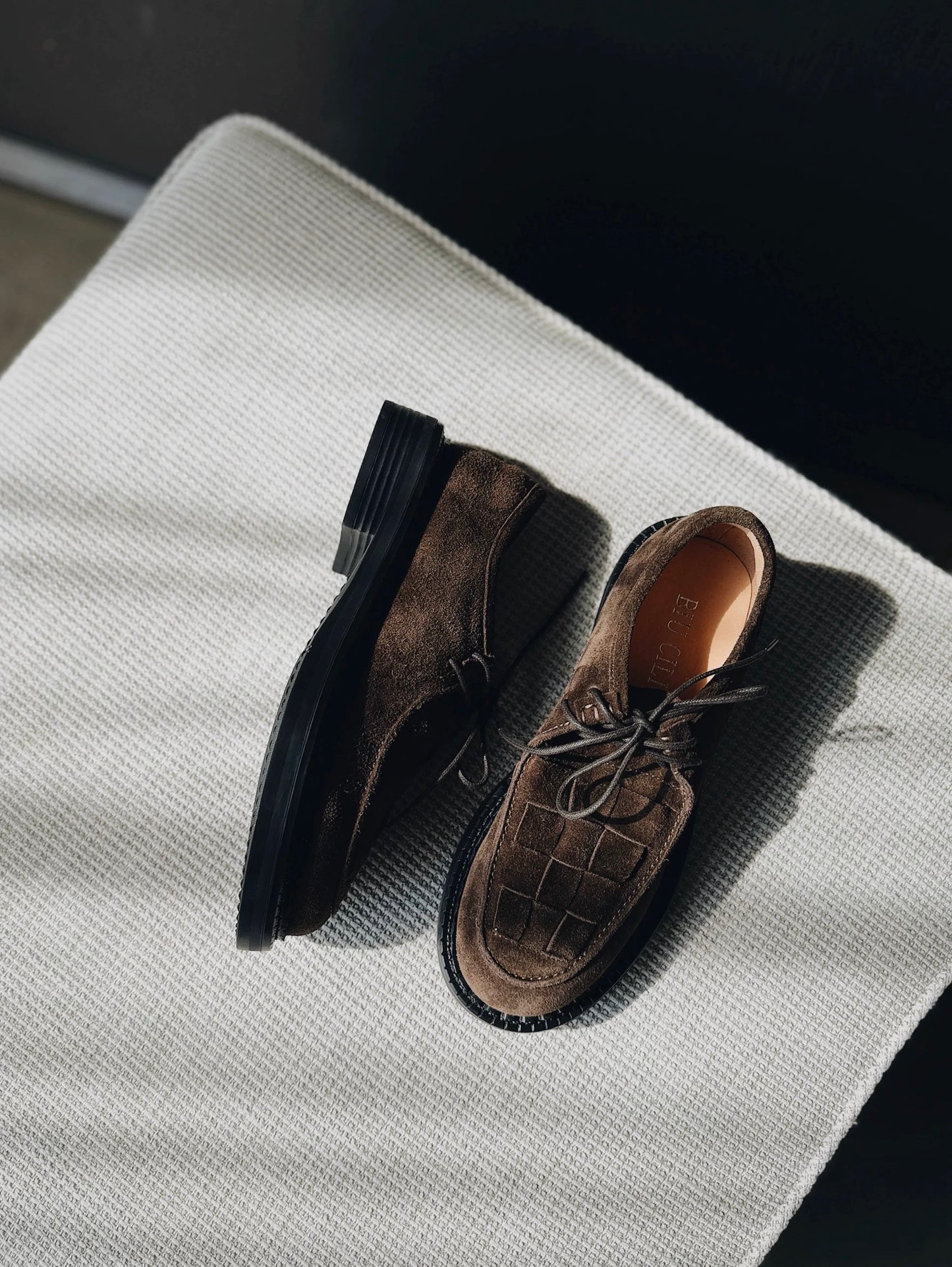 Women's Suede Derby Shoes with Hand-Women Details