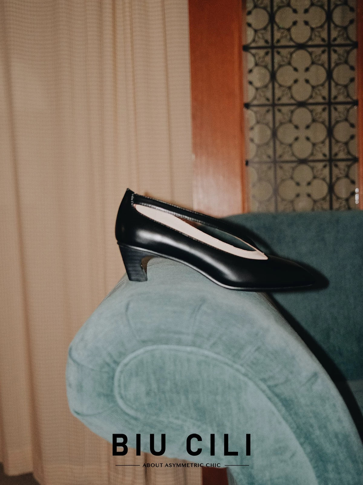 Sculpted Square Toe Cut-Out Leather Pumps with Mid Heel